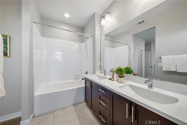 Secondary bedroom ensuite