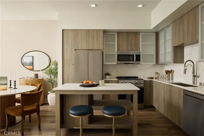 21010 Erwin Street 623, Woodland Hills, California 91367