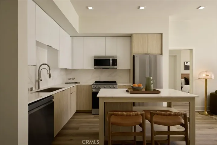 21010 Erwin Street 623, Woodland Hills, California 91367