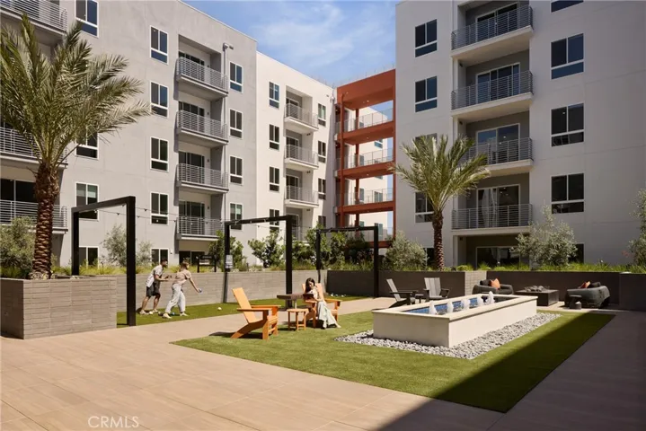 21010 Erwin Street 623, Woodland Hills, California 91367