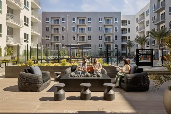 21010 Erwin Street 623, Woodland Hills, California 91367