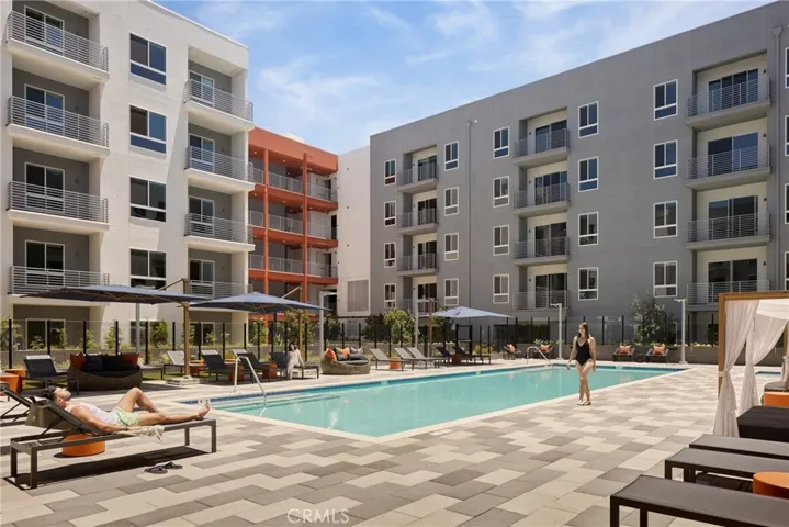 21010 Erwin Street 623, Woodland Hills, California 91367