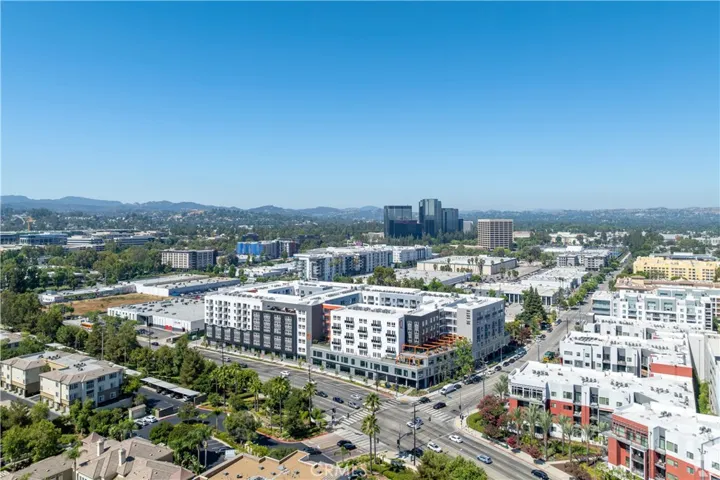 21010 Erwin Street 623, Woodland Hills, California 91367