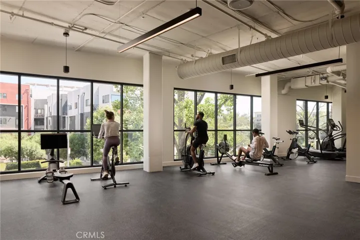 21010 Erwin Street 623, Woodland Hills, California 91367