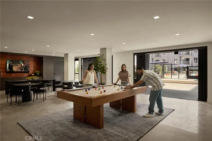 21010 Erwin Street 623, Woodland Hills, California 91367