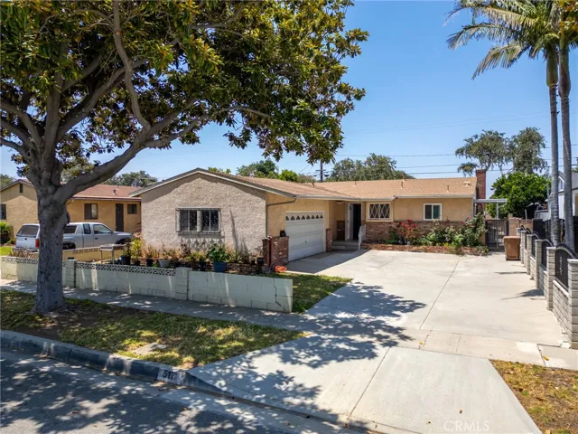 517 S Newell, Fullerton, California 92832