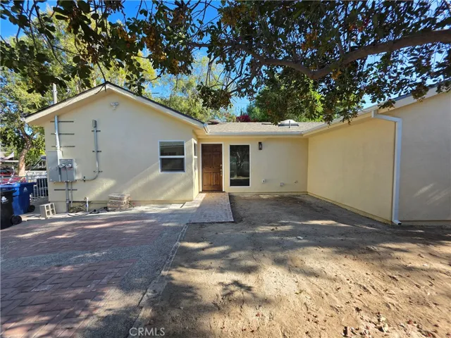 10849 N Swinton Avenue, Granada Hills, California 91344