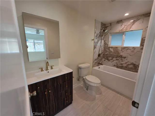 10849 N Swinton Avenue, Granada Hills, California 91344