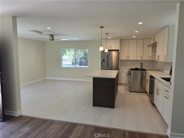 10849 N Swinton Avenue, Granada Hills, California 91344