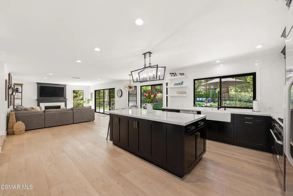 29455 Fountainwood St Agoura Hills-29