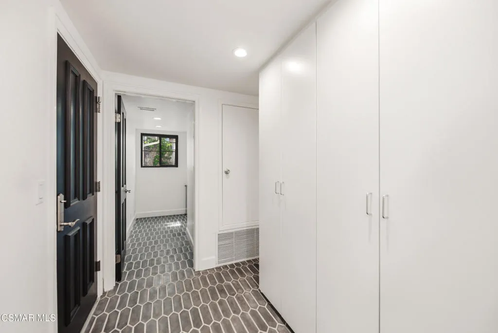 29455 Fountainwood St Agoura Hills-13