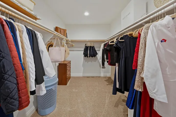 Walk-in Closet