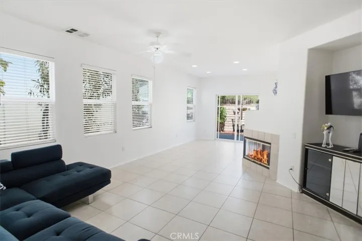 27660 Cordovan, Canyon Country, California 91351 — photo 4