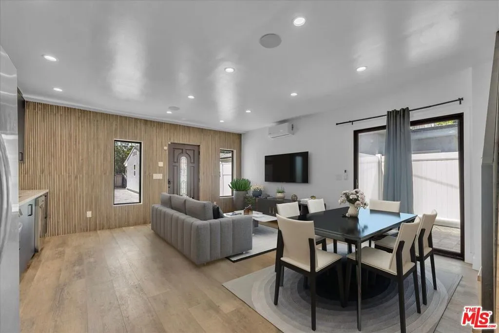VIRTUAL STAGING