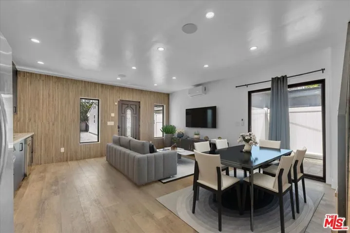 VIRTUAL STAGING