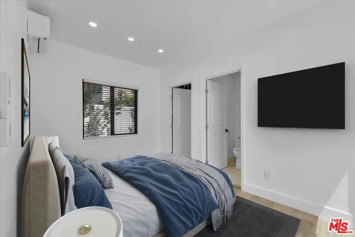 VIRTUAL STAGING