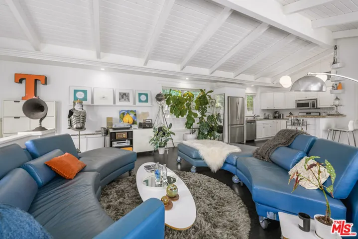 2225 N Cahuenga Boulevard, Los Angeles, California 90068
