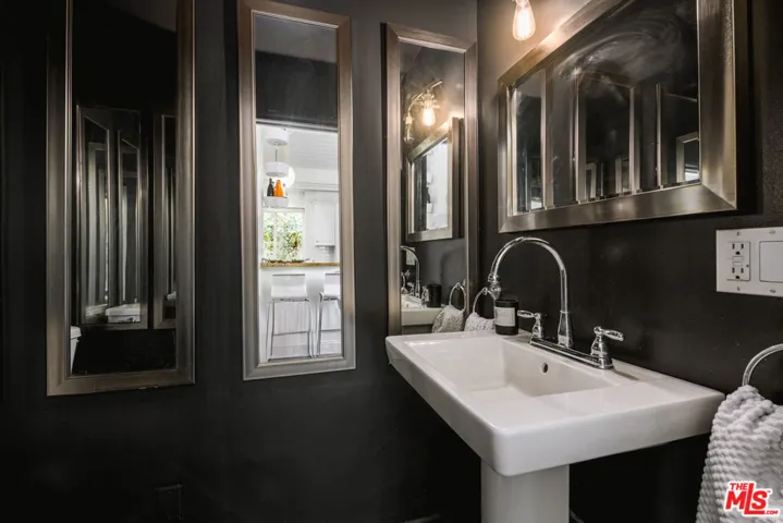 2225 N Cahuenga Boulevard, Los Angeles, California 90068