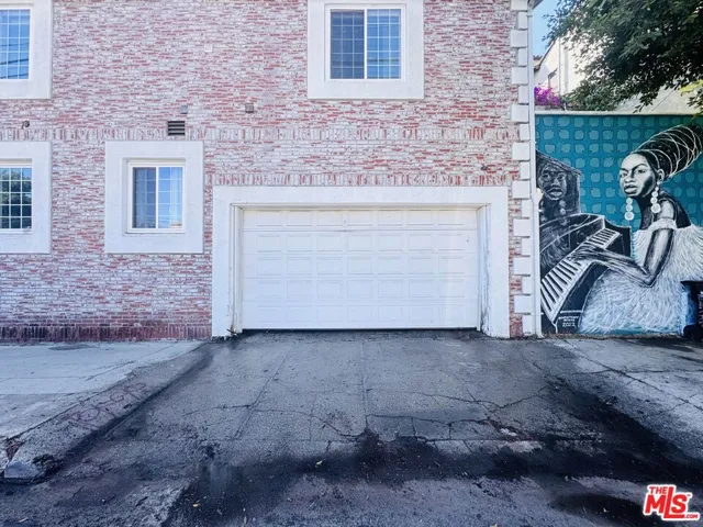 2225 N Cahuenga Boulevard, Los Angeles, California 90068