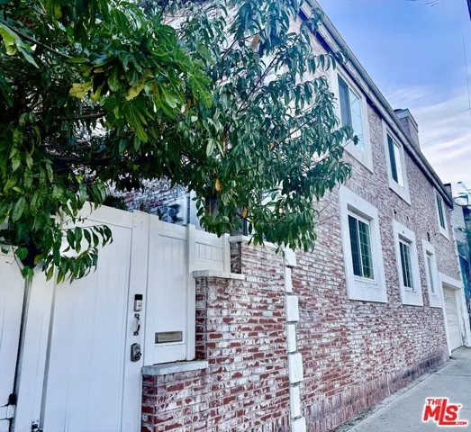 2225 N Cahuenga Boulevard, Los Angeles, California 90068