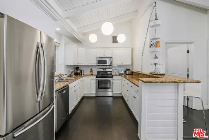 2225 N Cahuenga Boulevard, Los Angeles, California 90068