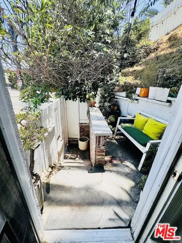 2225 N Cahuenga Boulevard, Los Angeles, California 90068