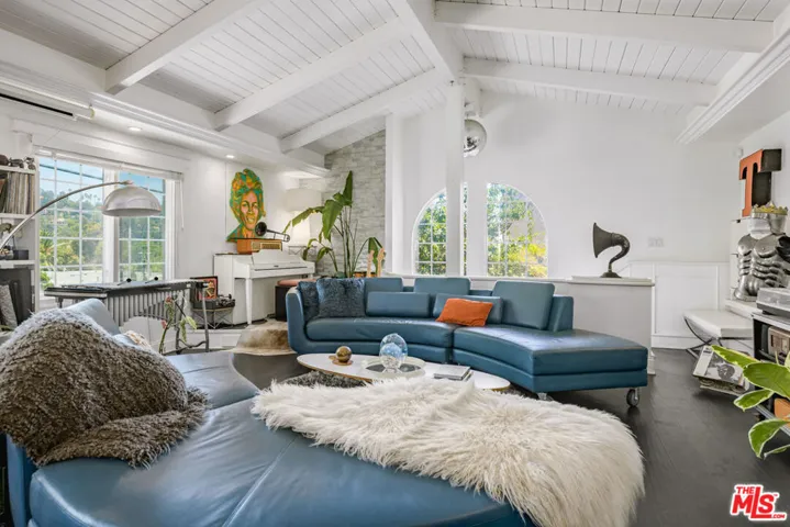 2225 N Cahuenga Boulevard, Los Angeles, California 90068