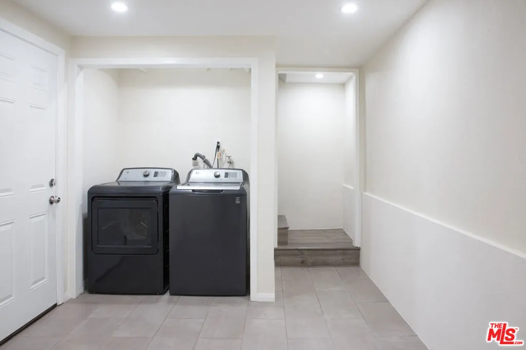 Utility/Recreation/Laundry Roo