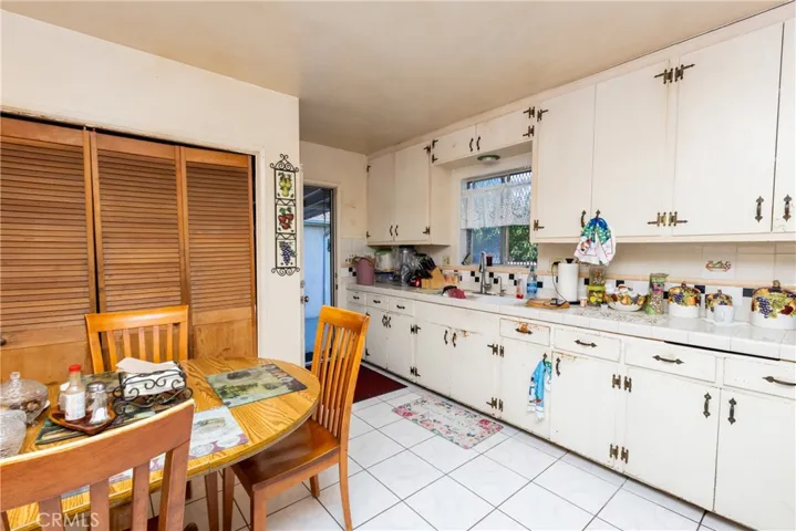 952 Orange Grove, San Fernando, California 91340
