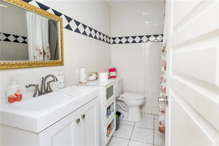 952 Orange Grove, San Fernando, California 91340