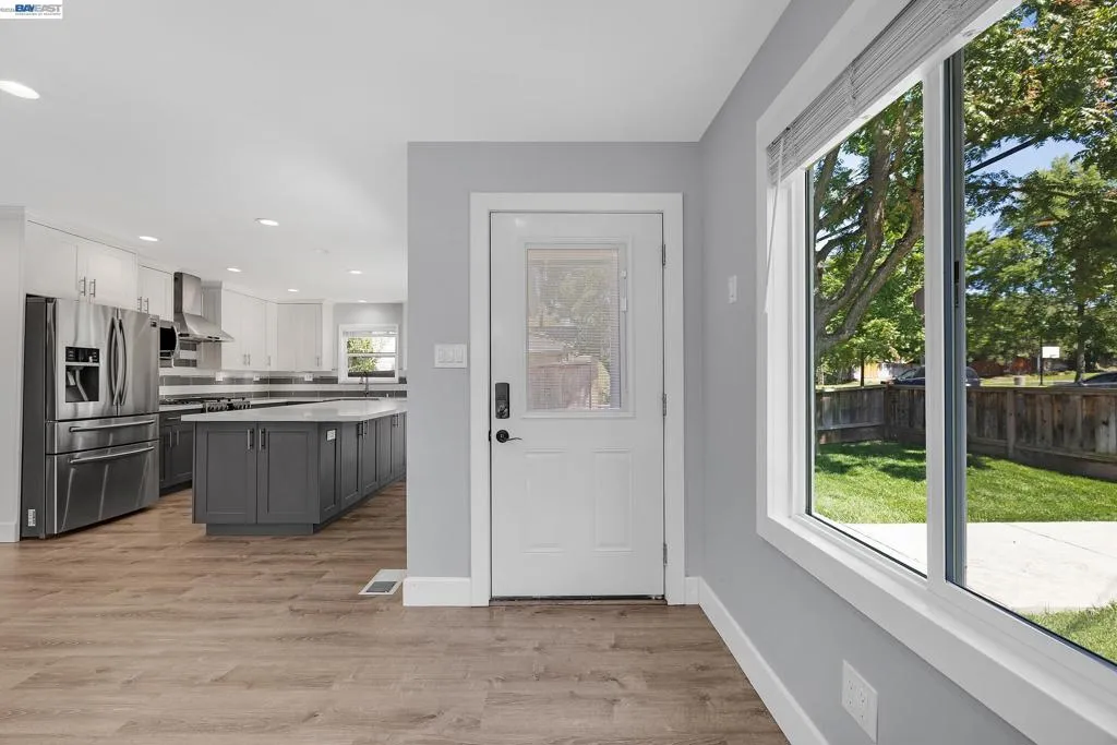 4059 Vineyard entry