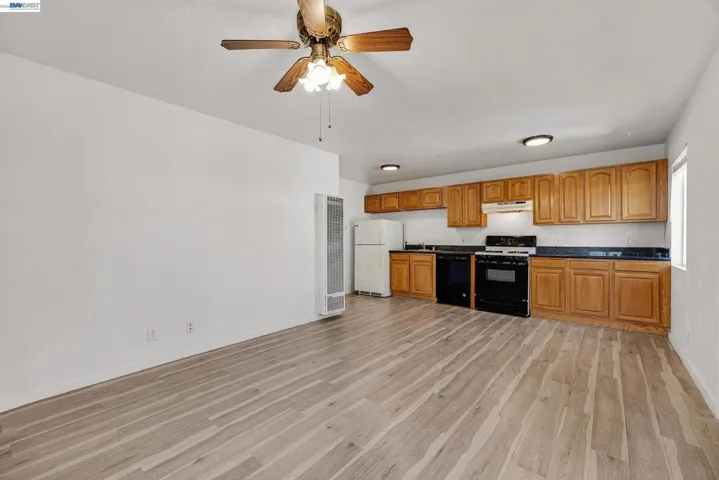 4067 Vineyard Unit 5 LR and Kitchen