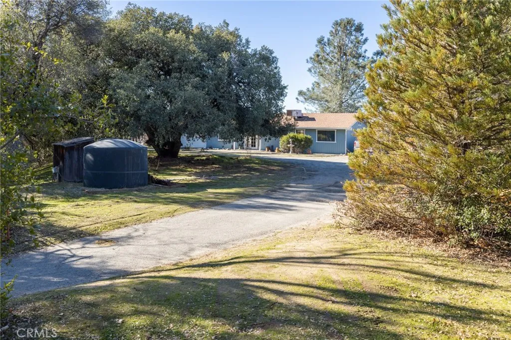 2500 gallon water storage tank