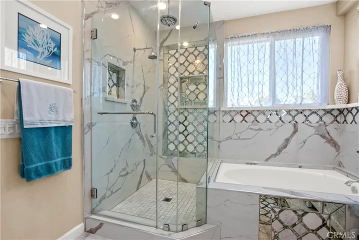SPA-LIKED BATHROOMS - MOSAIC MIRROR INLAYS