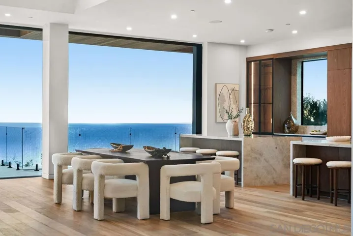 8421 Whale Watch Way, La Jolla, California 92037