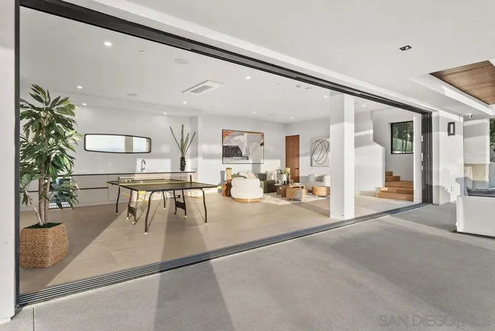 8421 Whale Watch Way, La Jolla, California 92037