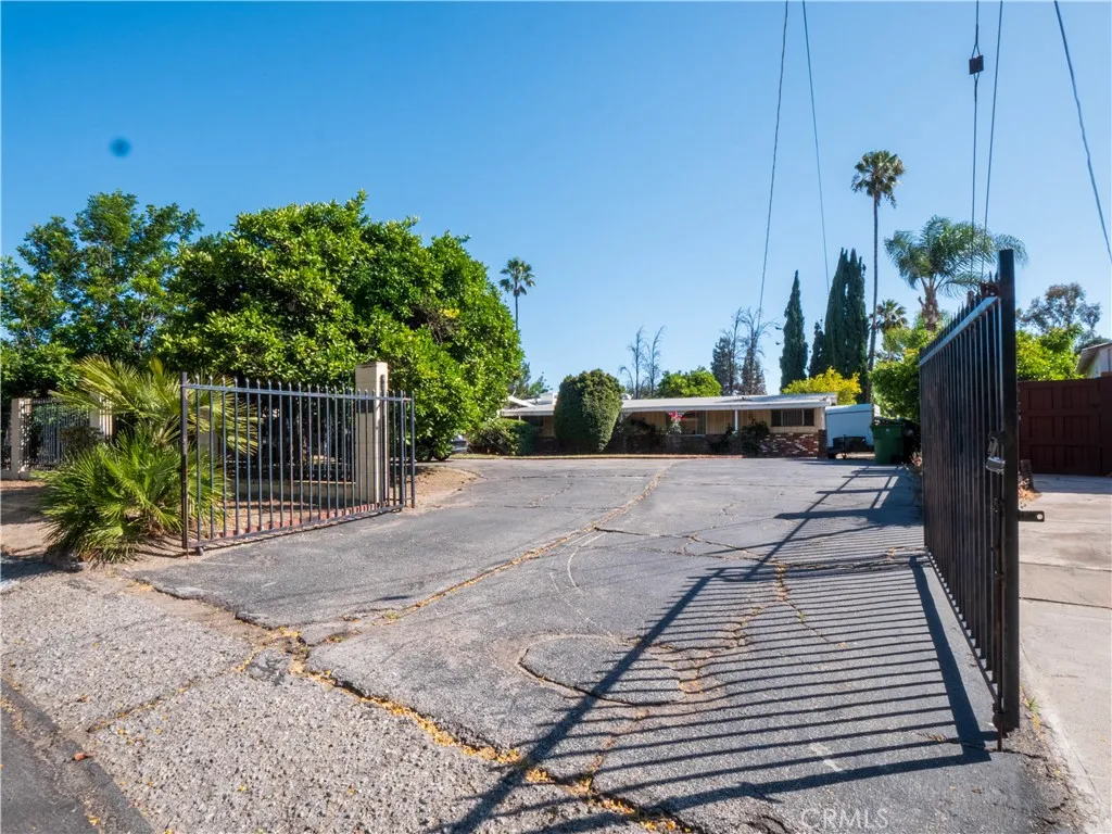 Front gate