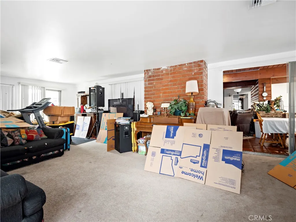 Livingroom to Familyroom & Dining