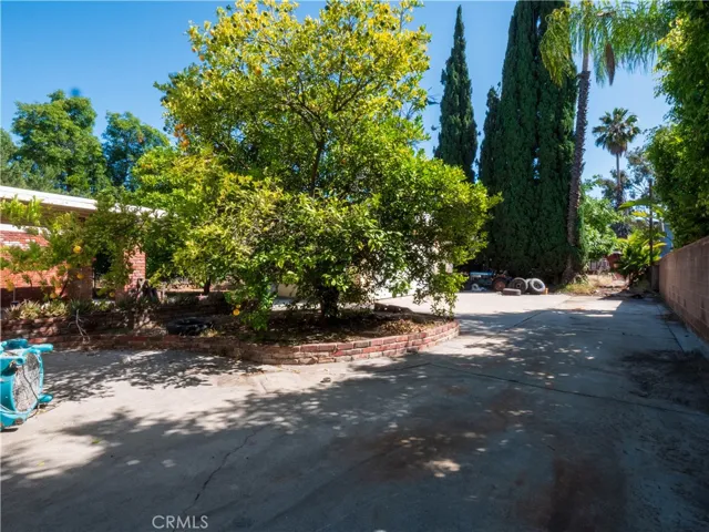 Access to Detached Garage