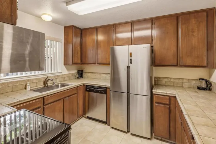 103 Missiion, East Palo Alto, California 94303