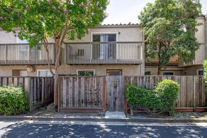 103 Missiion, East Palo Alto, California 94303