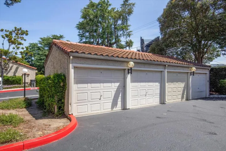 103 Missiion, East Palo Alto, California 94303