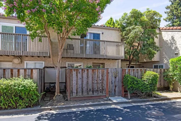 103 Missiion, East Palo Alto, California 94303