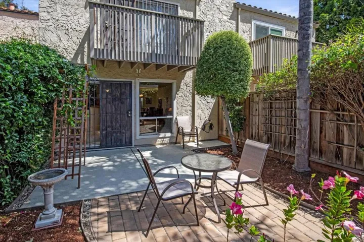 103 Missiion, East Palo Alto, California 94303