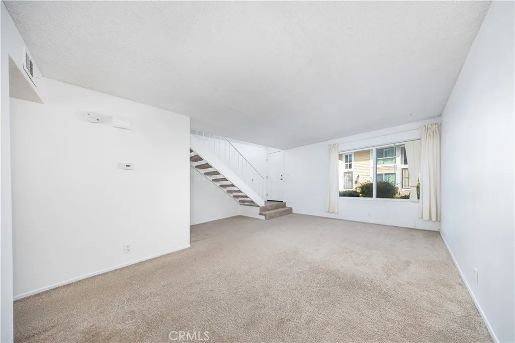 Spacious living room