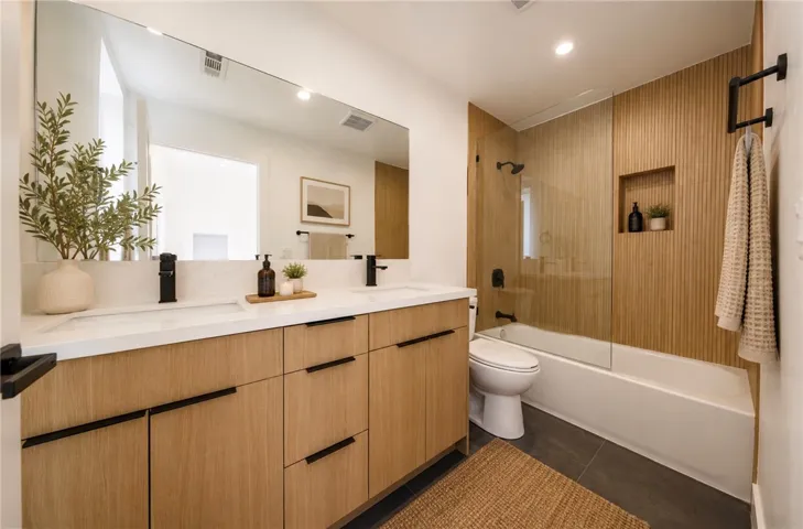 1063 S Corning Street, Los Angeles, California 90035