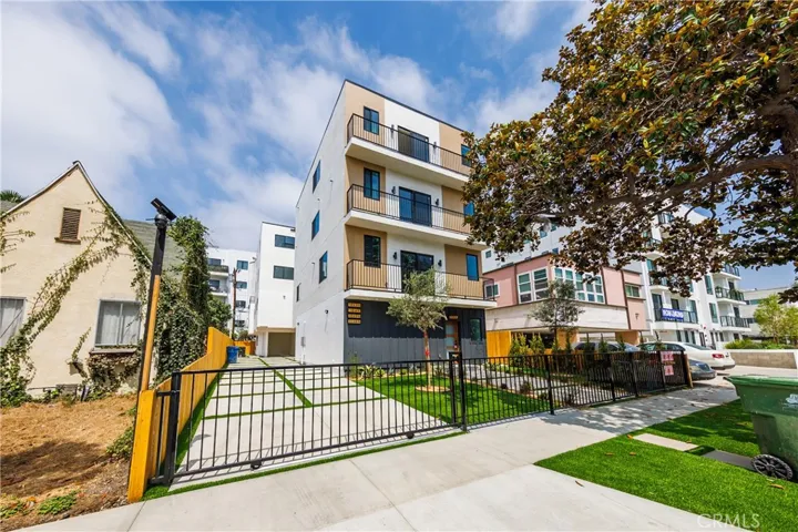 1063 S Corning Street, Los Angeles, California 90035