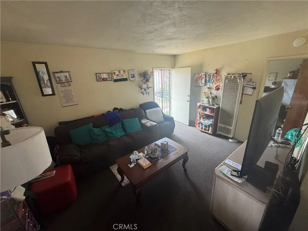 1 bed livingroom