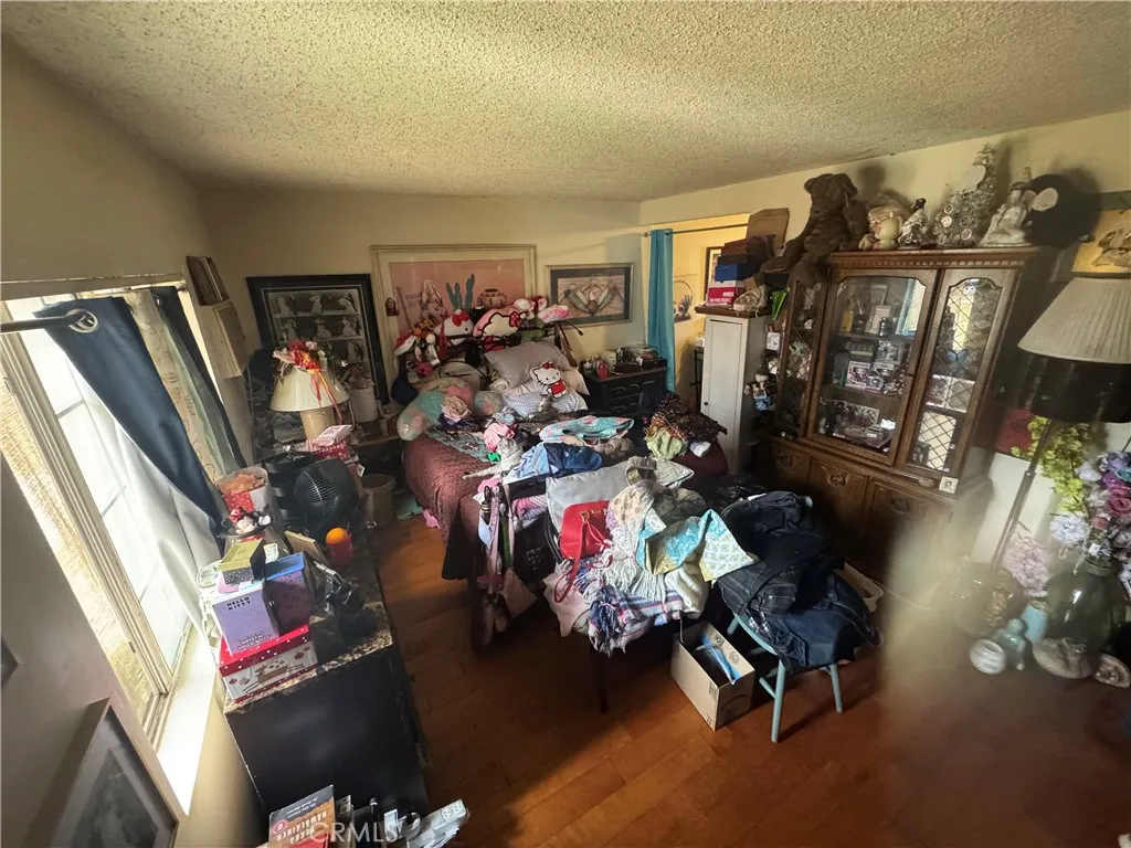 2 bed living room