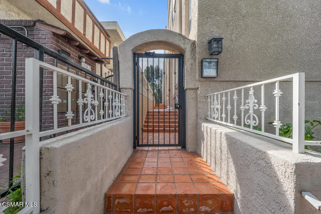 14234 Dickens St Unit 3 - HsHProd-6